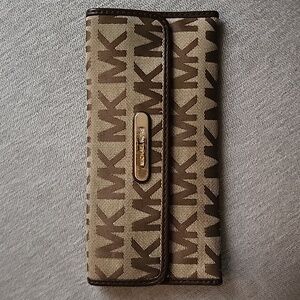 Michael Kors Signature Wallet